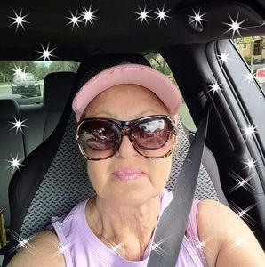 Meet your Posher, Claudia